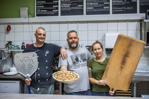 Budapesti pizzéria gyűjt a Füzesabonyi Állatvédőknek